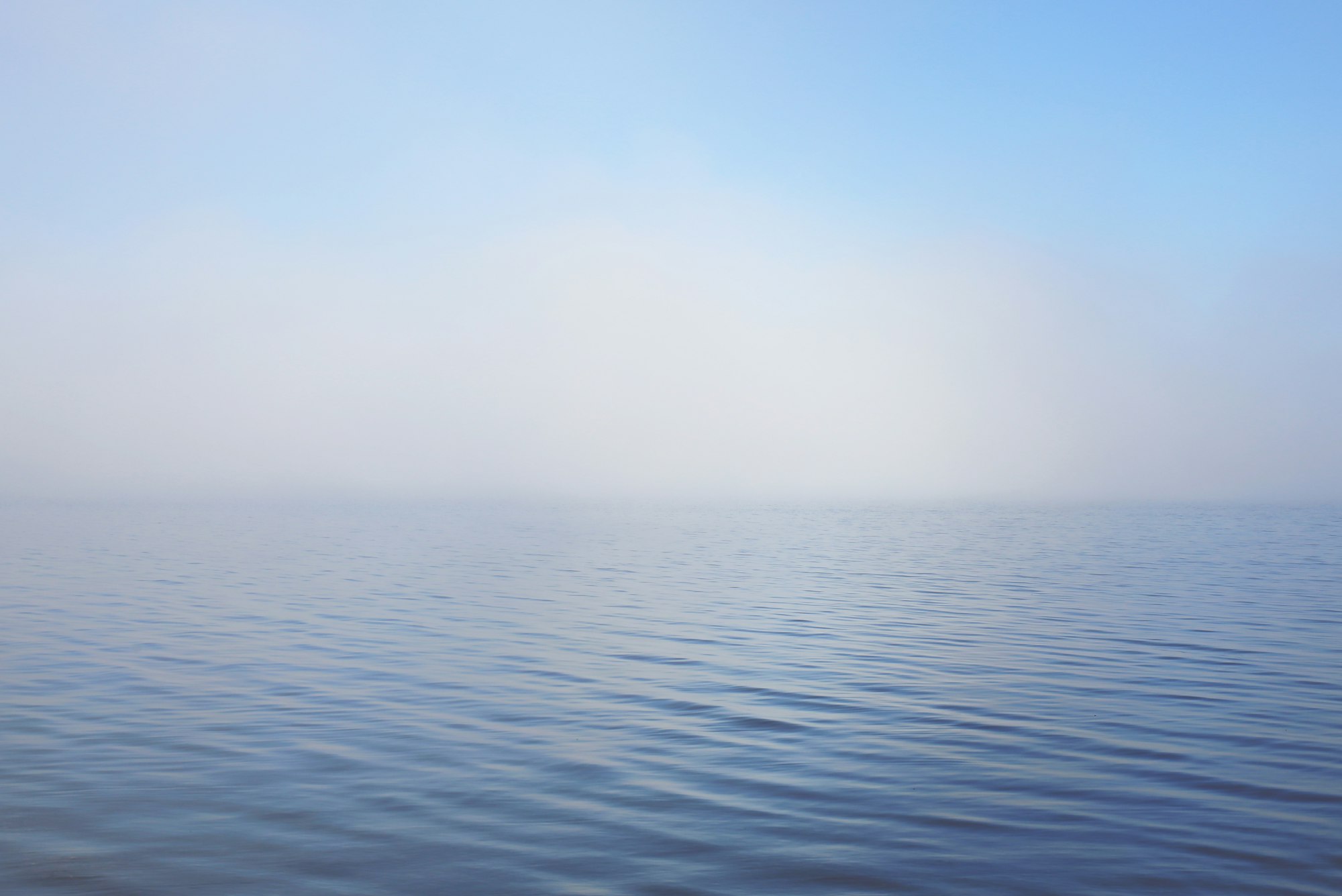 Calm open ocean horizon
